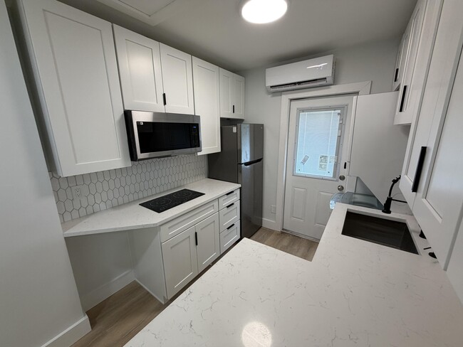 Foto del edificio - 1077 NE 34th St