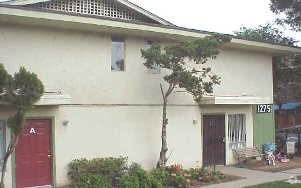 Building Photo - 1275 W Ninth St