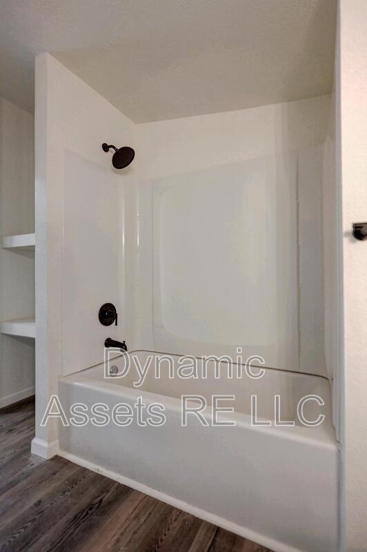 Foto del edificio - 705 N Cayuga St