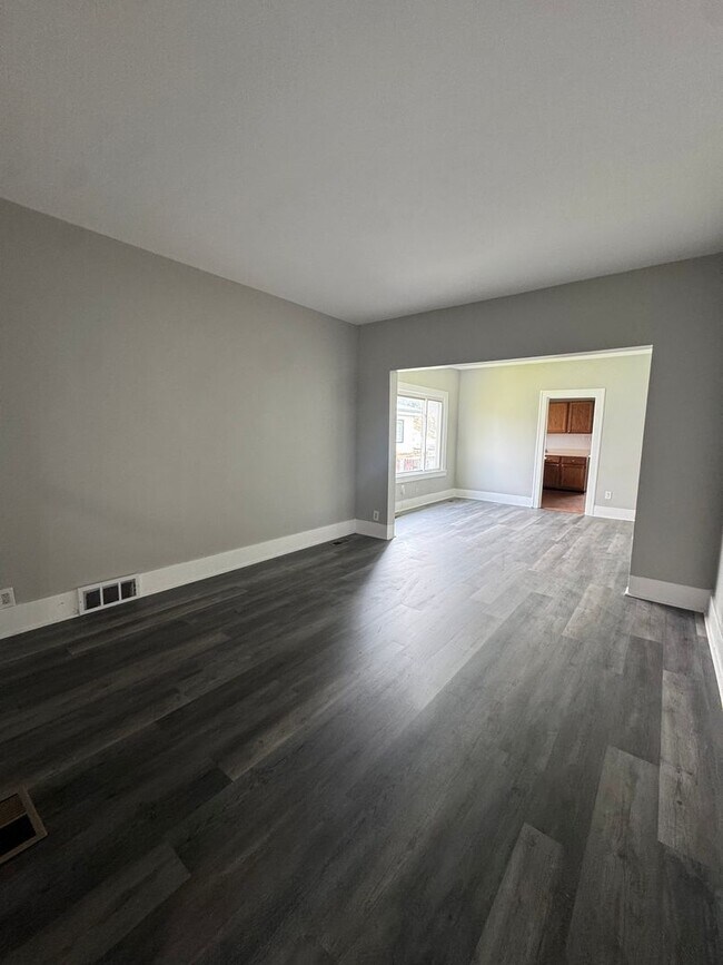 Foto del edificio - Beautiful 2-bedroom house for Rent in Lansing, IL VAILABLE NOW!!