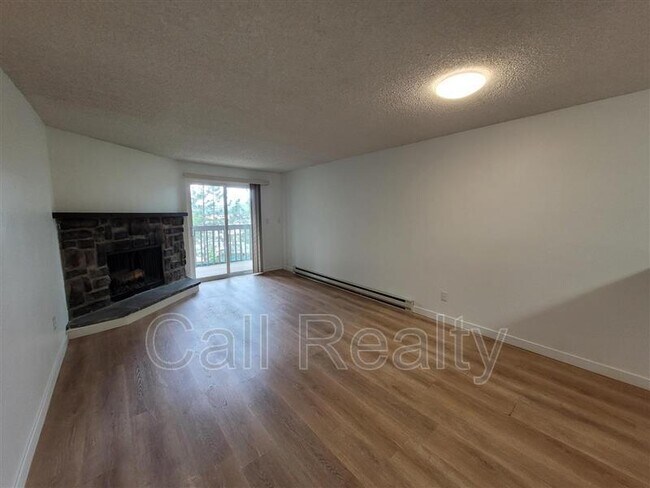 Foto del edificio - 6017 E 6th Ave