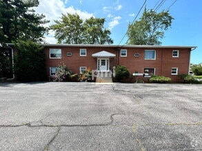 Building Photo - 660 N Hobart Rd