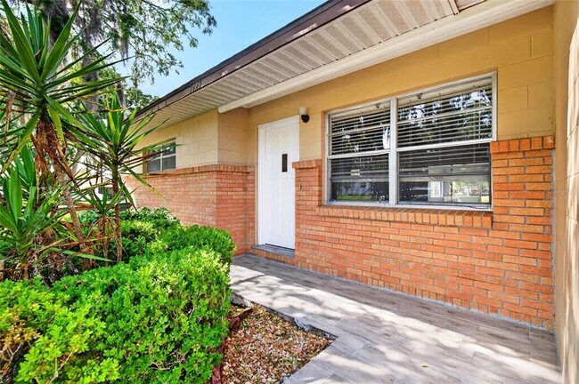 Foto del edificio - 3423 SW 27th St