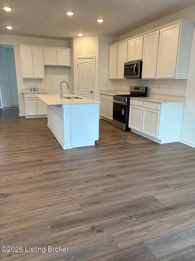 Foto del edificio - 2015 Lyndon Green Cir