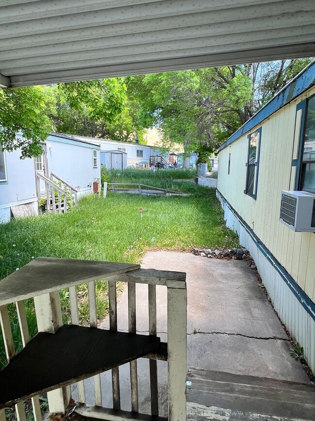 Building Photo - 2 Bedroom 1 Bath