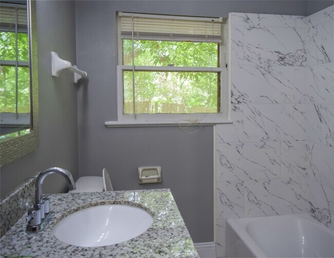 Foto del edificio - 5901 Darnell St