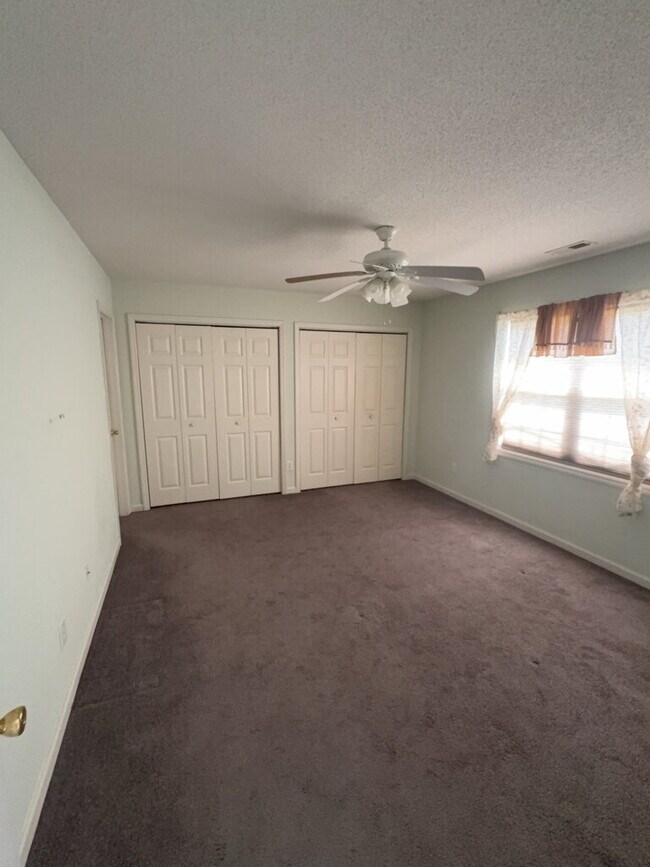 Foto del edificio - 106 Charlton Rd