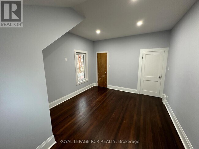 Photo du bâtiment - 6222 Yonge St