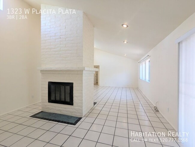 Building Photo - 1323 W Placita Plata