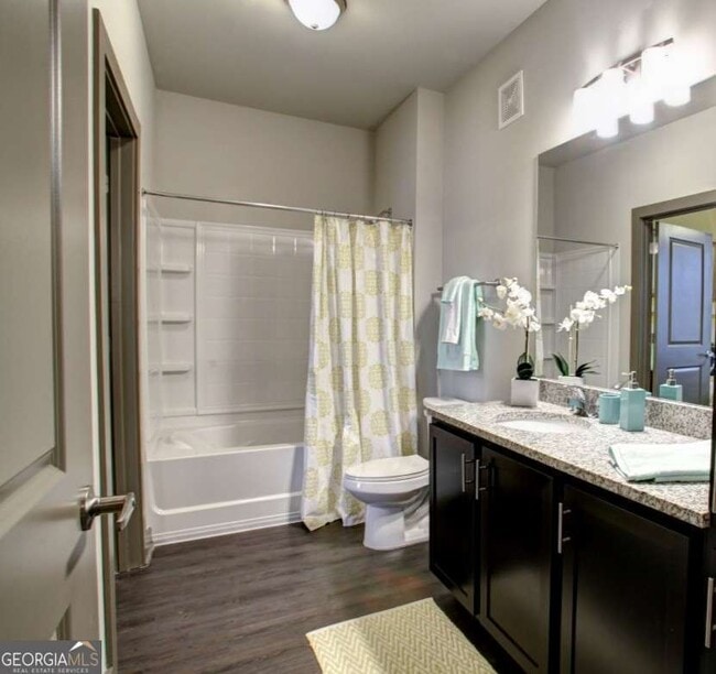 Building Photo - 800 Milwood St