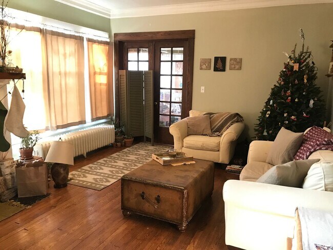 Foto del edificio - 709-711 Hawthorne NE