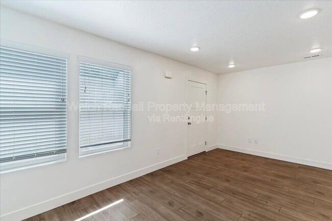 Building Photo - 1173 Shady Brook Ln S