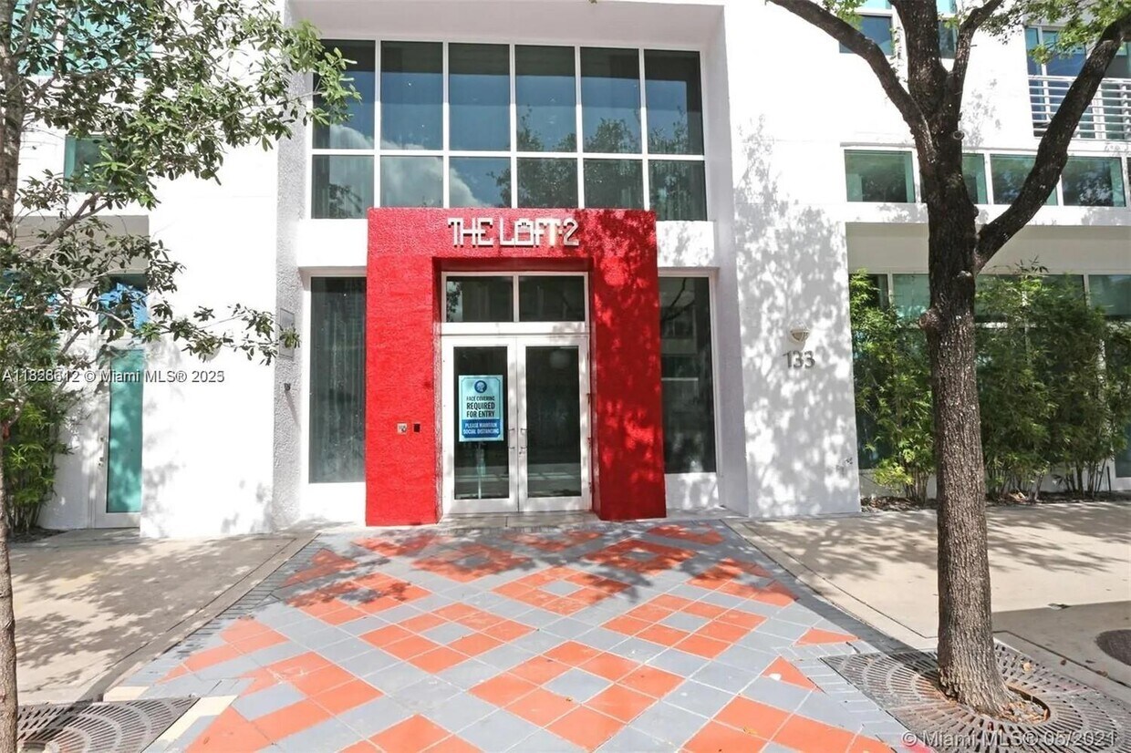 Foto principal - 133 NE 2nd Ave