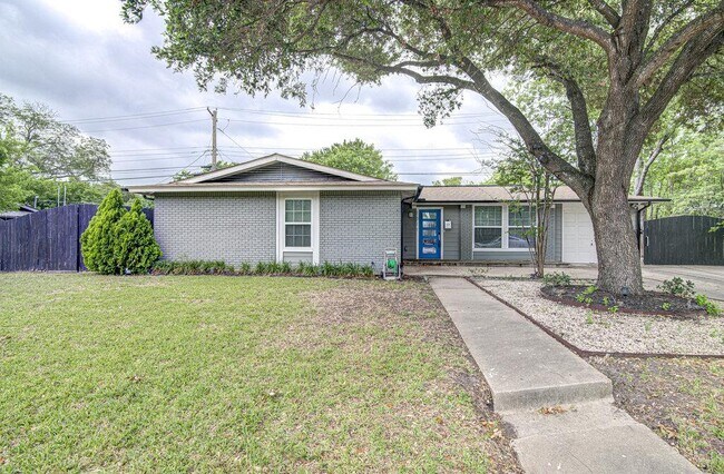 Building Photo - 1311 Westmoor Dr
