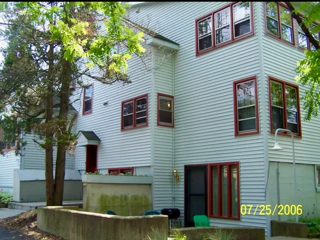 Primary Photo - 1060 Danby Rd