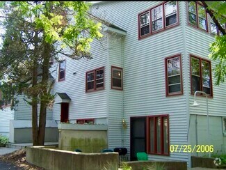 Building Photo - 1060 Danby Rd