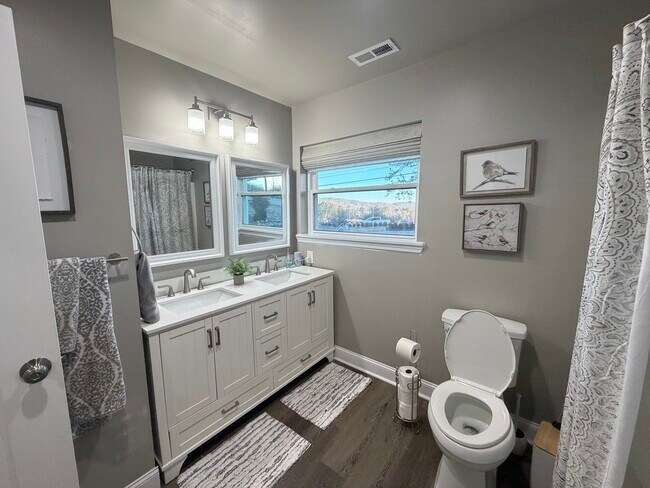 Foto del edificio - 10264 Pleasant View Dr