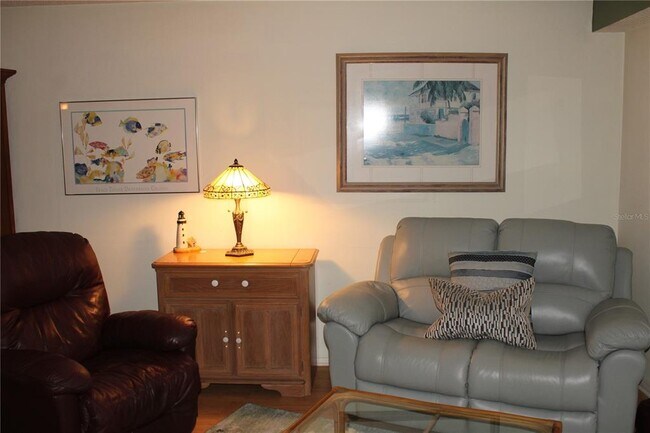 Foto del edificio - 6304 Pointe W Blvd W