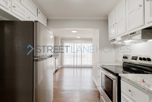 Building Photo - NOW OFFERING $250 OFF FIRST FULL MONTH IF ...