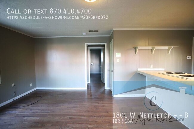 Foto del edificio - First month move in special $450!!!  Compl...