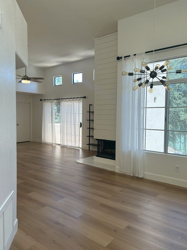 Primary Photo - 2 Bedroom/2 bath Condo in the Mission de L...