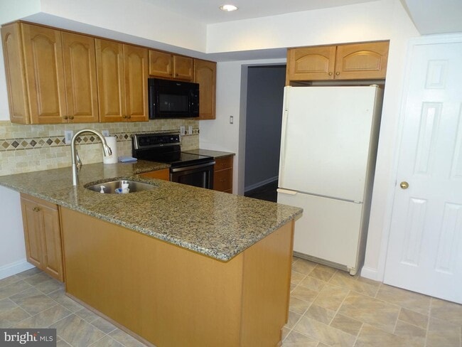 Building Photo - 22 Pebble Ct