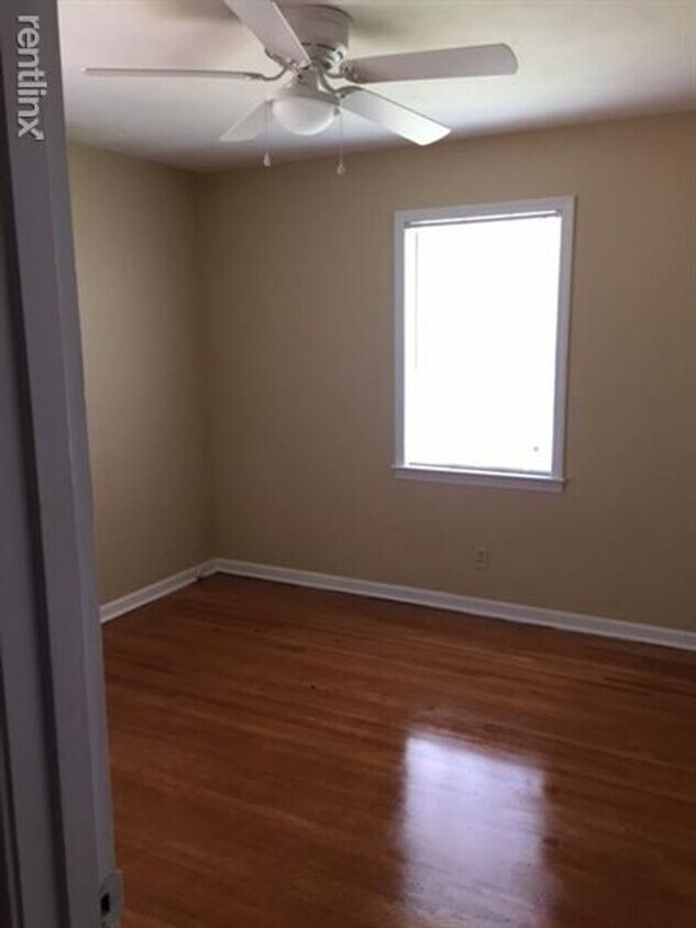 Foto del edificio - 4 Success Realty is now offering this 3 be...