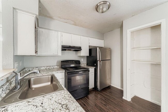 Foto del edificio - 10100 Brownie Dr