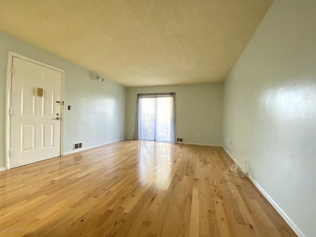 Building Photo - 55 Fisher Dr