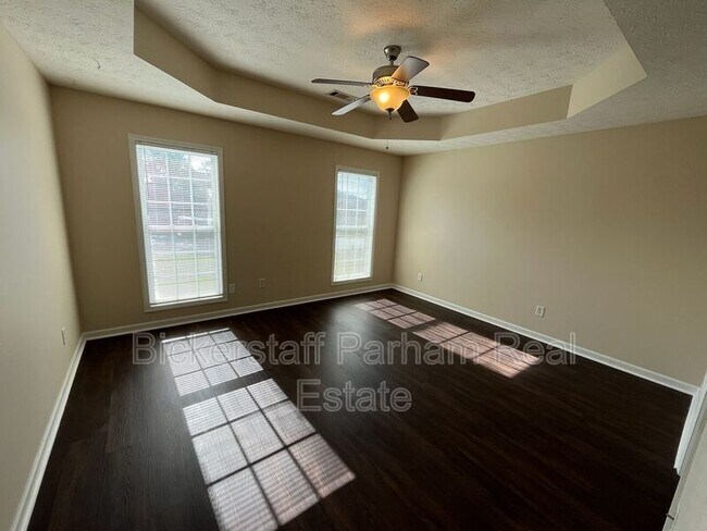 Foto del edificio - 37 Brentwood Dr