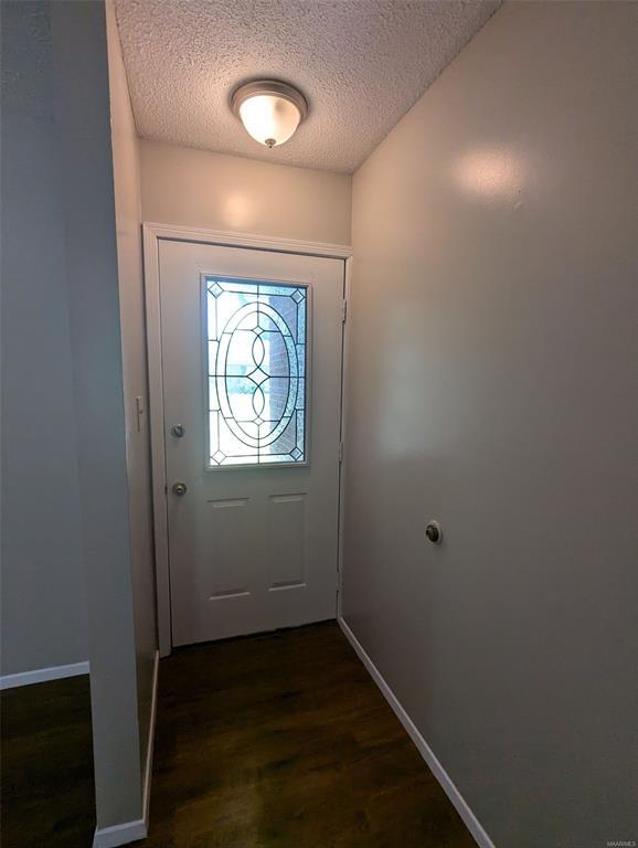 Foto del edificio - 580 Hollow Wood Rd