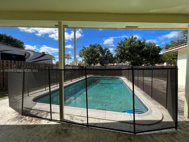 Foto del edificio - 103 Winged Foot Ln