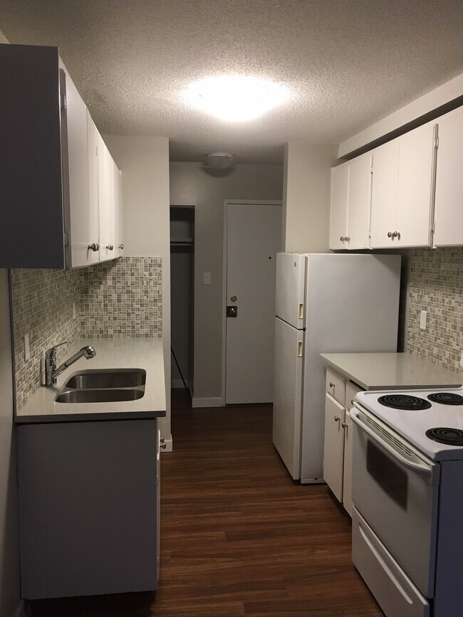 Photo du bâtiment - Darren Manor