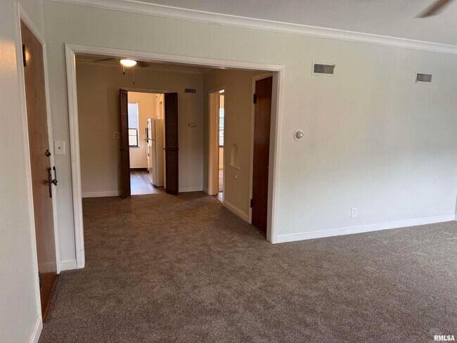 Foto del edificio - 405 W Columbia Ave