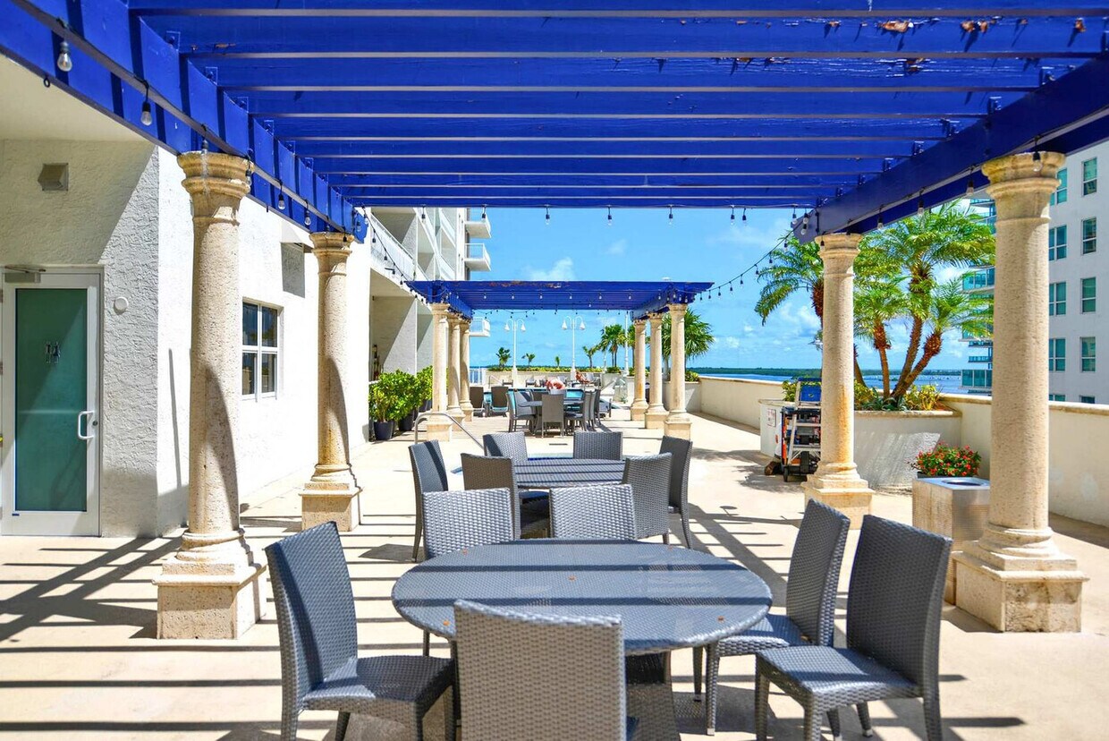 Foto principal - 1200 Brickell Bay Dr