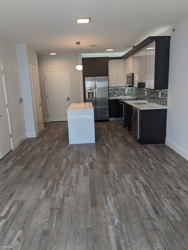 Building Photo - 1 br, 1 bath Apartment - 7004 Broadway 504