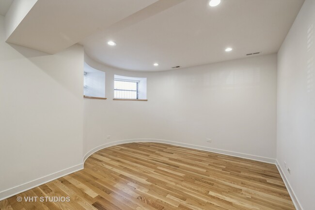 Building Photo - 4501 S Calumet Ave