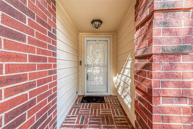 Building Photo - 6419 New World Dr