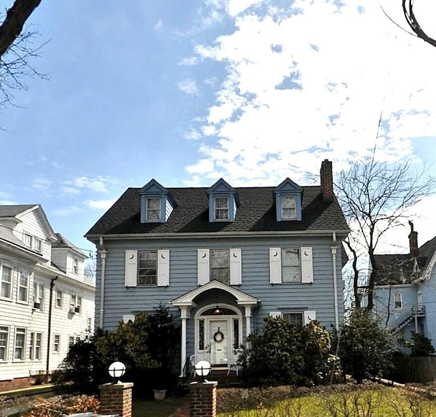 Primary Photo - 645 Whitney Ave