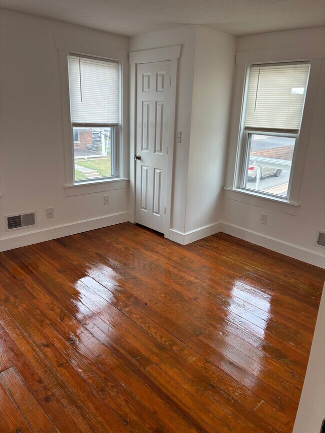 Dormitorio n.º 1 - 1630 Rothsville Rd