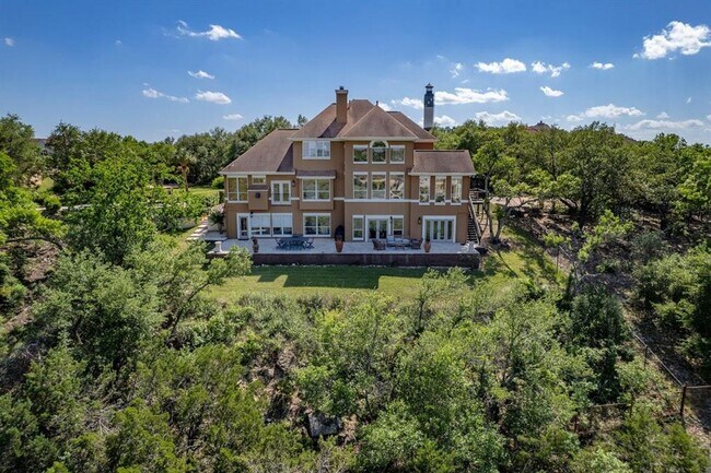 Building Photo - LOCATED IN THE TEXAS HILL COUNTRY WITH BRE...