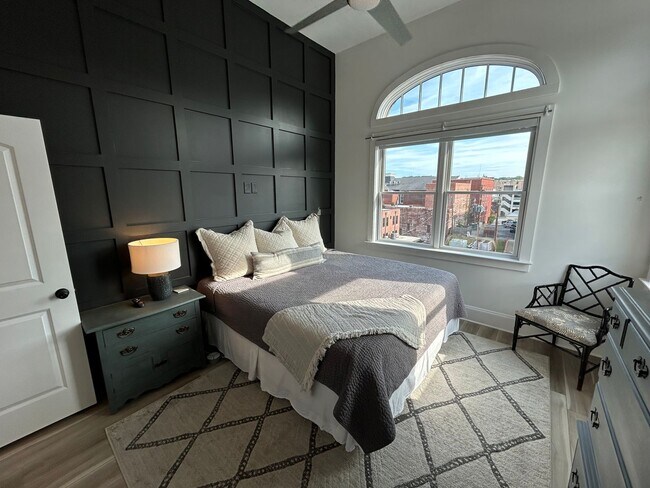 Foto del edificio - Beautifully Furnished 1/1 Apartment in Dow...