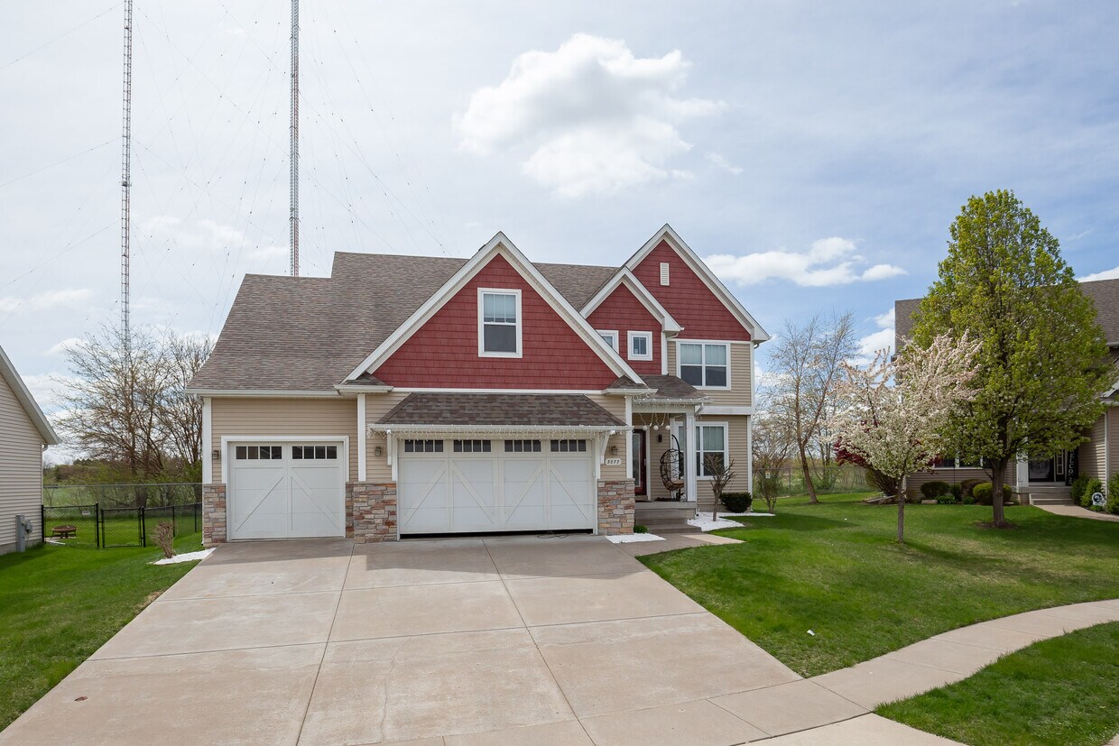 3877 Sparrow Ct, Bettendorf, IA 52722 House Rental in Bettendorf, IA