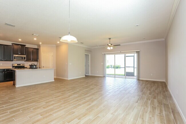 Foto del edificio - 7260 Blairton Way
