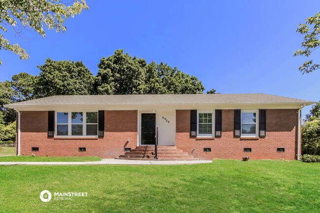 Building Photo - 6929 Idlewild Rd