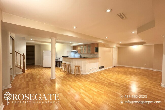 Photo du bâtiment - Renovated 2-Bedroom Lower Unit | 800 Sq Ft...