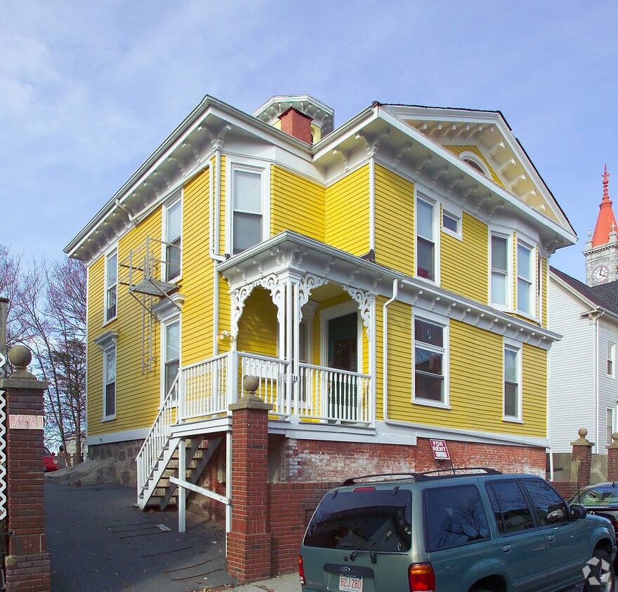 214 High St, Fall River, MA 02720 Apartments in Fall River, MA