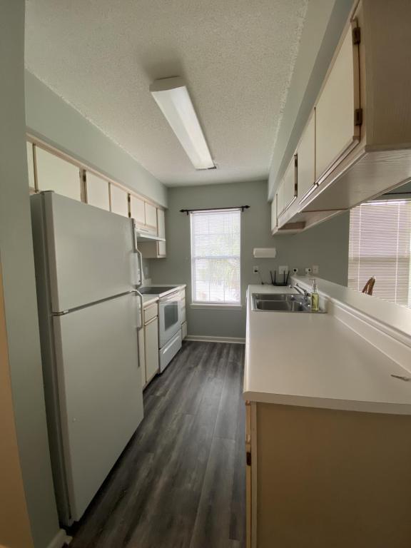 Building Photo - 4980 Windsor Green Way