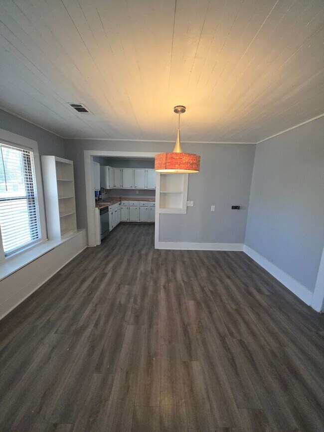 Foto del edificio - 418 E L St