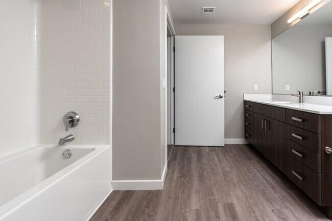 Building Photo - 3560 Rambla Pl
